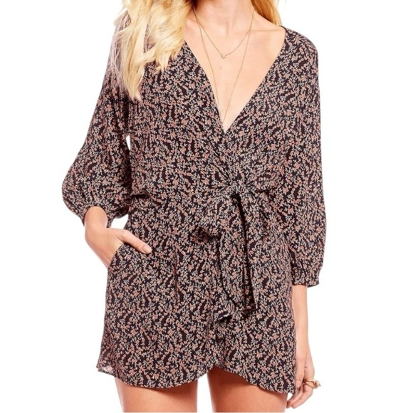 Free People Dresses & Skirts - Free People Black Floral Print Tie Waist V Neck Mini Dress Womens XS boho beach